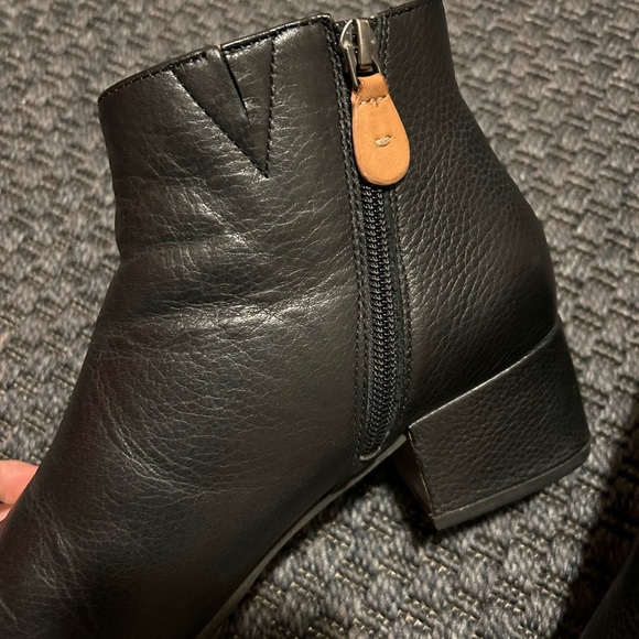 ❌ Gentle Souls by Kenneth Cole Ella bootie - Picture 7 of 10